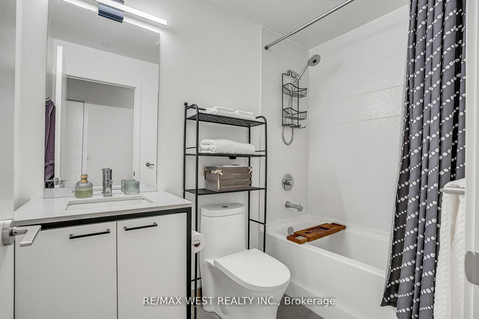 1808 St. Clair Avenue W, Unit 617 - Photo 8