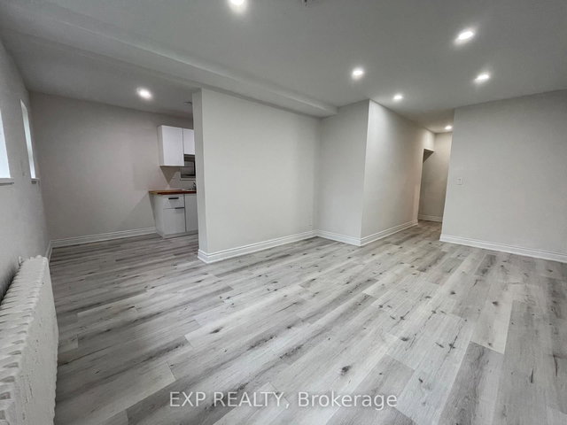 1 - 259 Lakeshore Road E