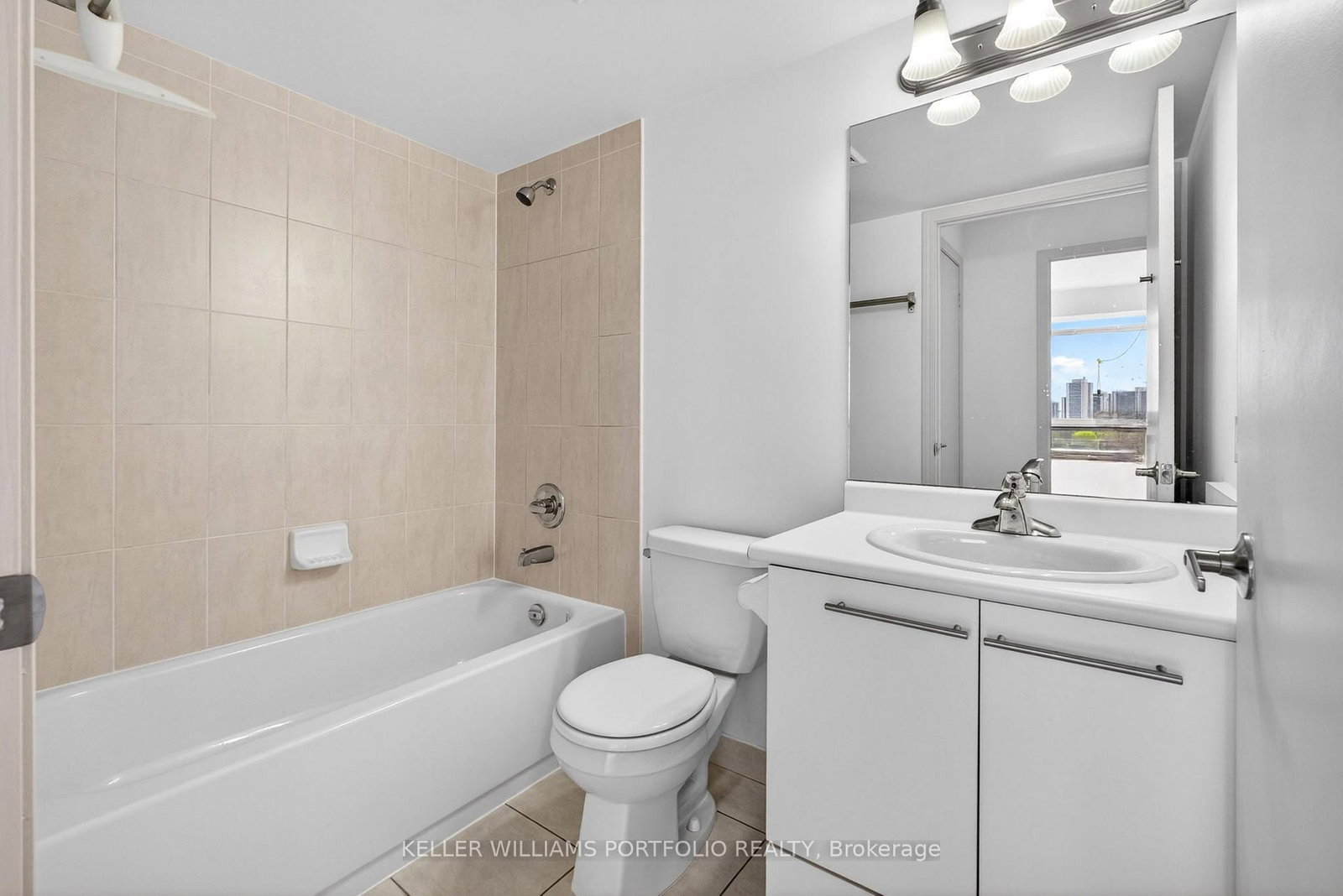 61 Heintzman Street, Unit 819 - Photo 18