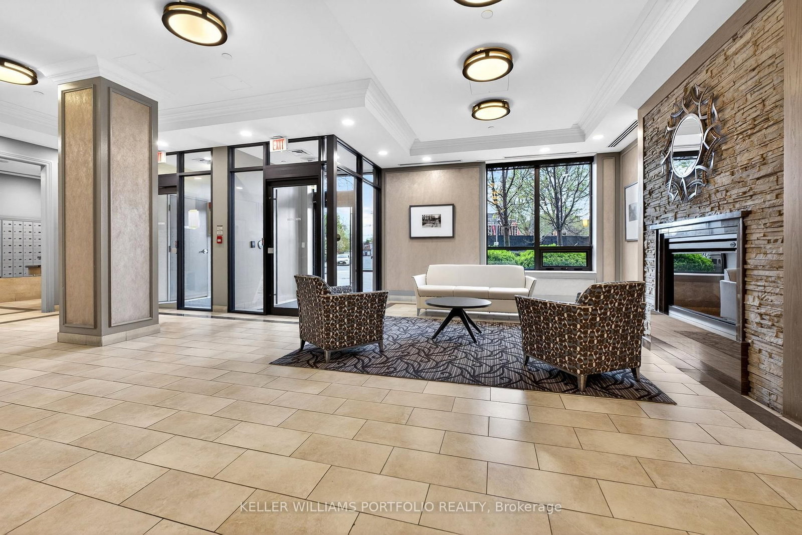 61 Heintzman Street, Unit 819 - Photo 28