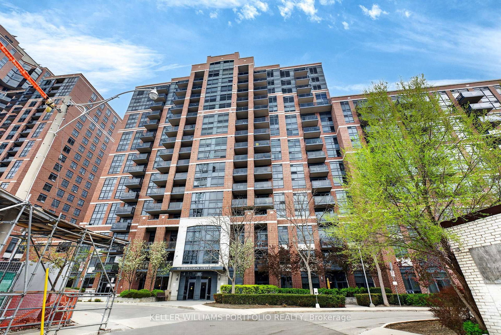 61 Heintzman Street, Unit 819 - Photo 31