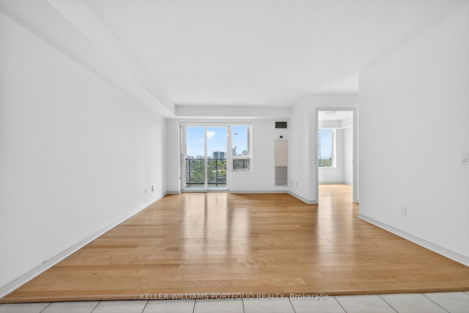 61 Heintzman Street, Unit 819 - Photo 5