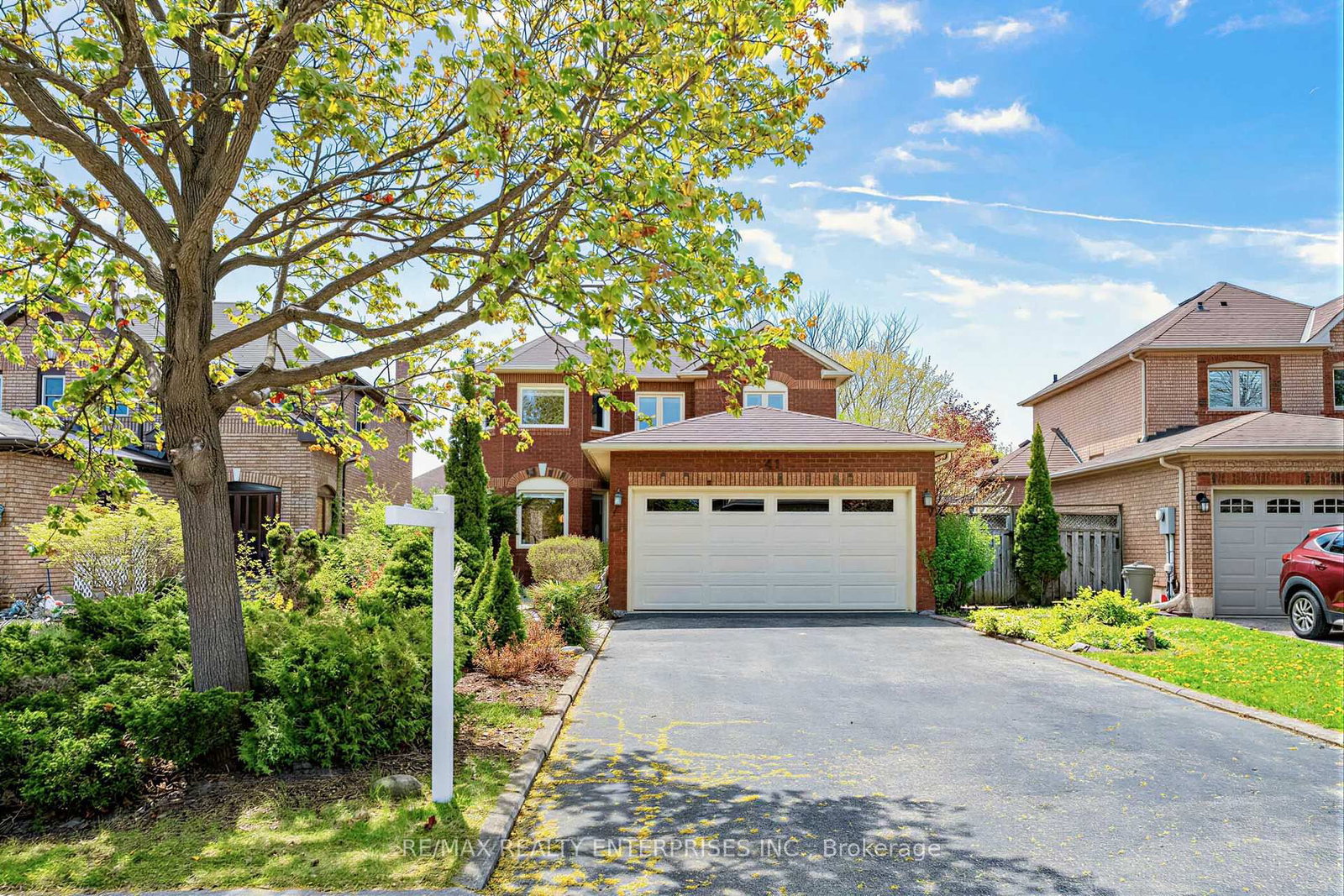 Detached House for sale at 41 Killaloe Crescent, Halton Hills, Ontario, L7G 5N2 - Georgetown - MLS: W13122572