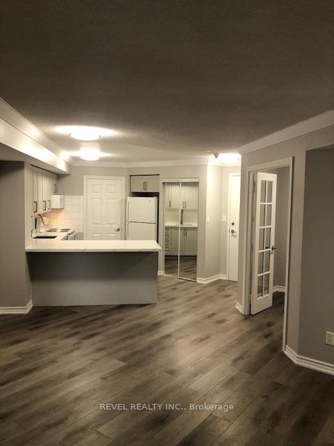 3880 Duke Of York Boulevard, Unit 601 - Photo 4