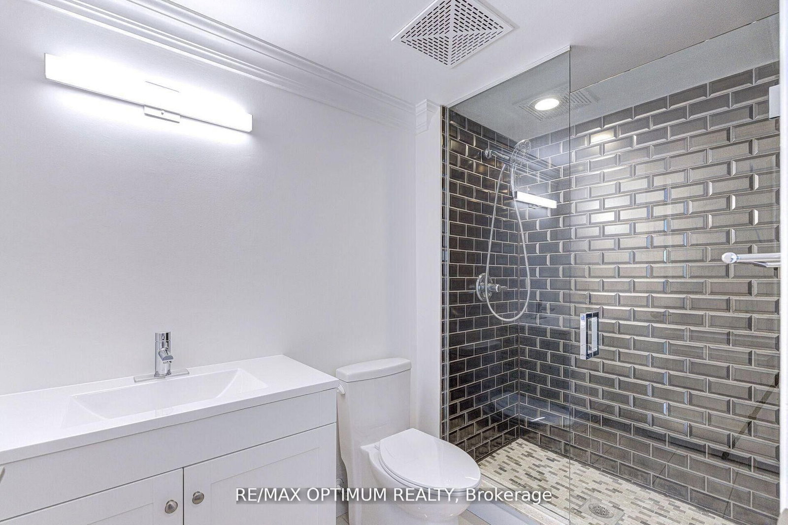 185 Legion Road N, Unit 416 - Photo 22