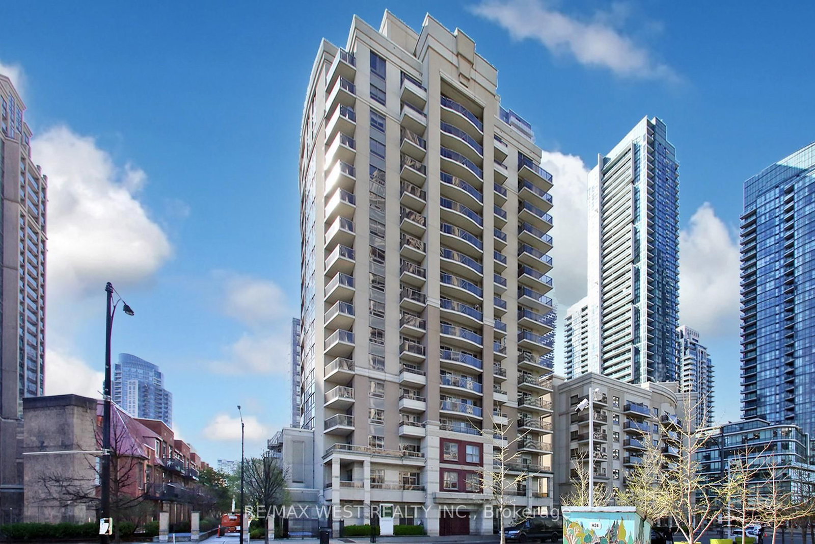 350 Princess Royal Drive, Unit 1101