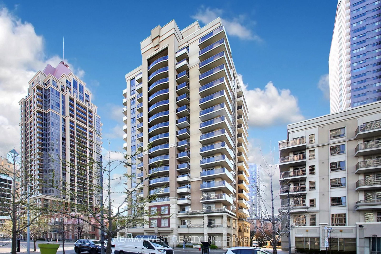 350 Princess Royal Drive, Unit 1101 - Photo 2