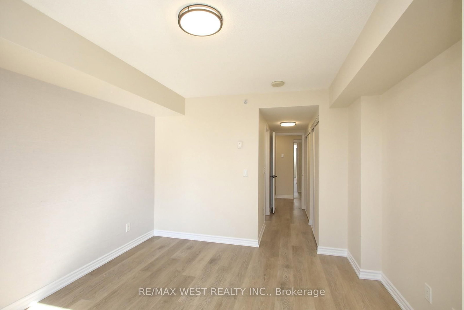 350 Princess Royal Drive, Unit 1101 - Photo 22
