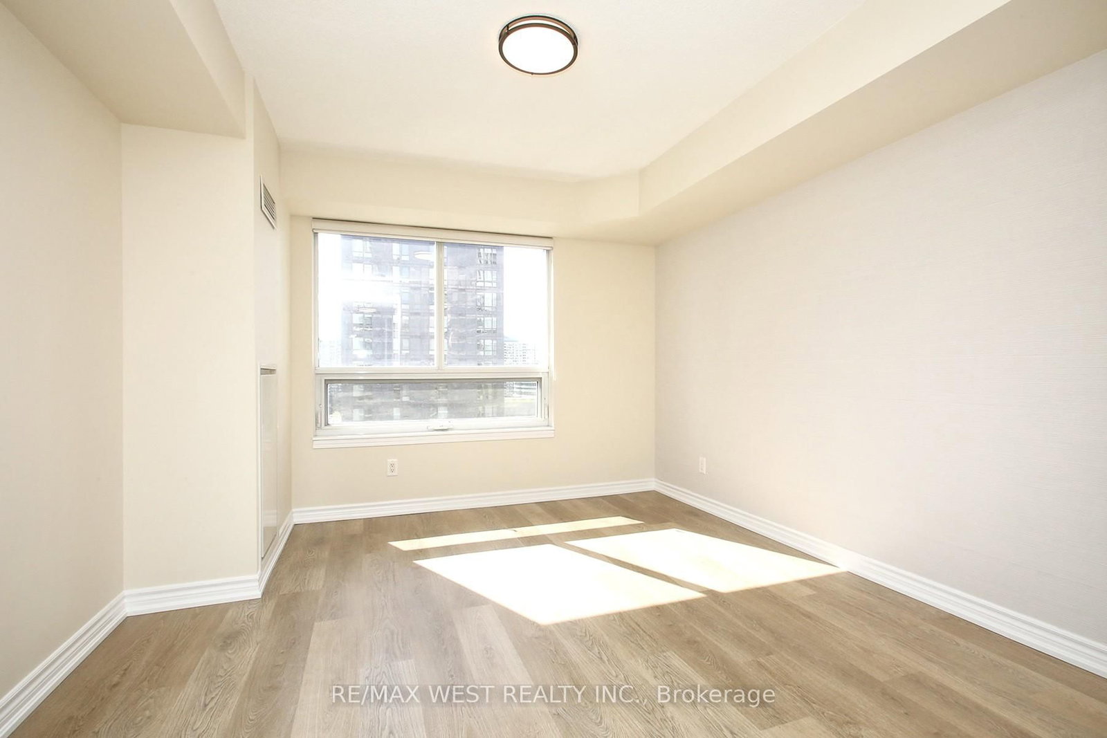 350 Princess Royal Drive, Unit 1101 - Photo 26