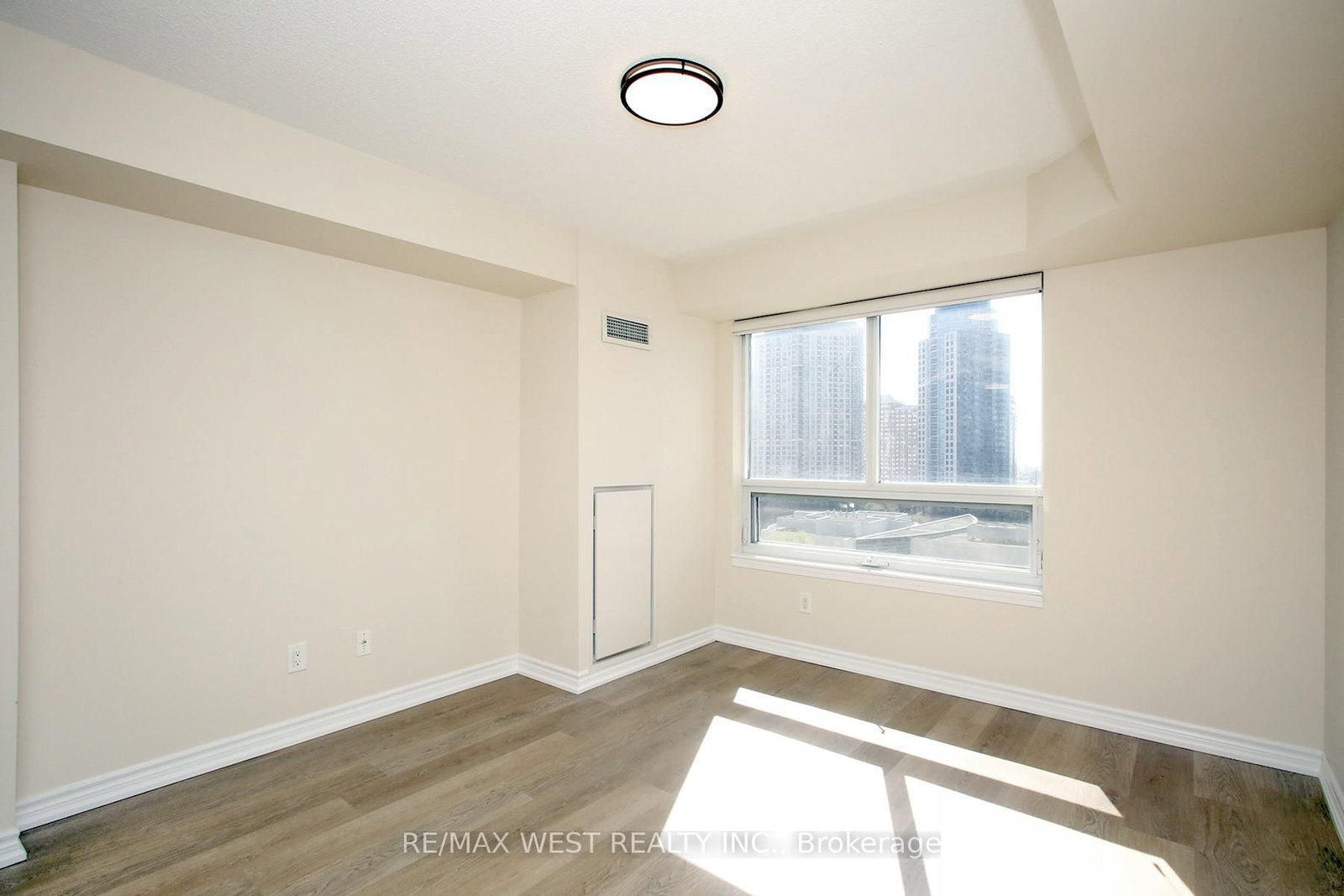 350 Princess Royal Drive, Unit 1101 - Photo 27