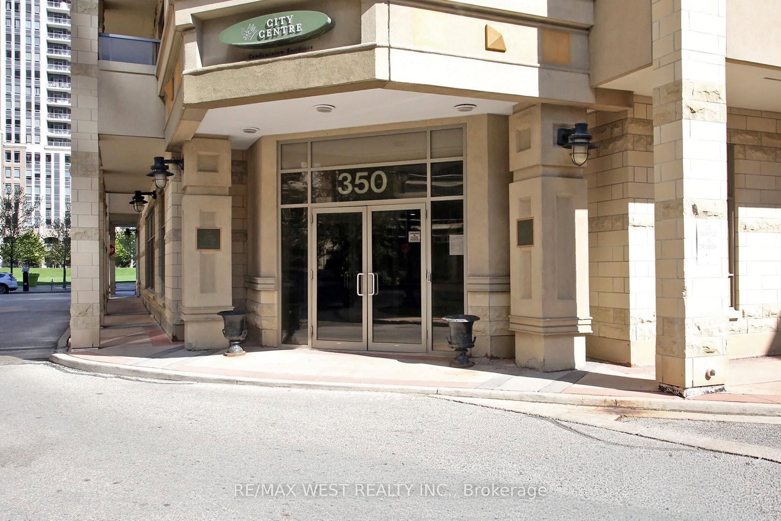 350 Princess Royal Drive, Unit 1101 - Photo 3