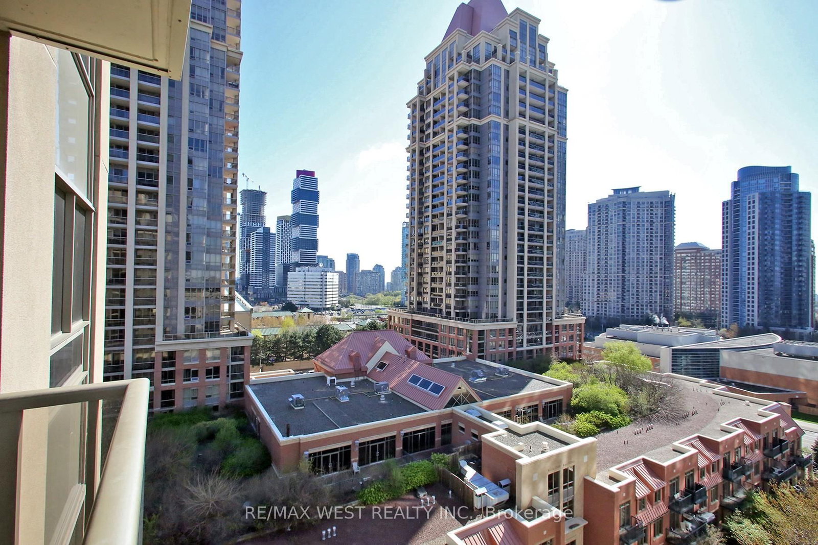 350 Princess Royal Drive, Unit 1101 - Photo 33