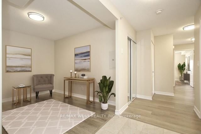 350 Princess Royal Drive, Unit 1101 - Photo 4