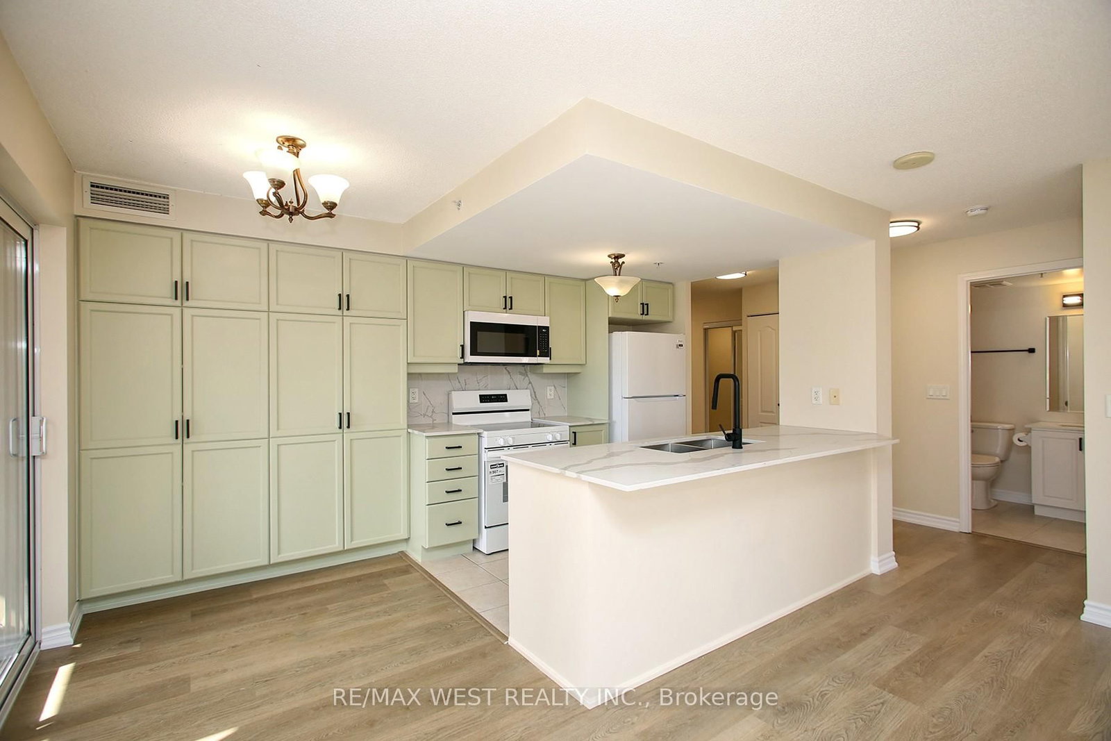 350 Princess Royal Drive, Unit 1101 - Photo 8