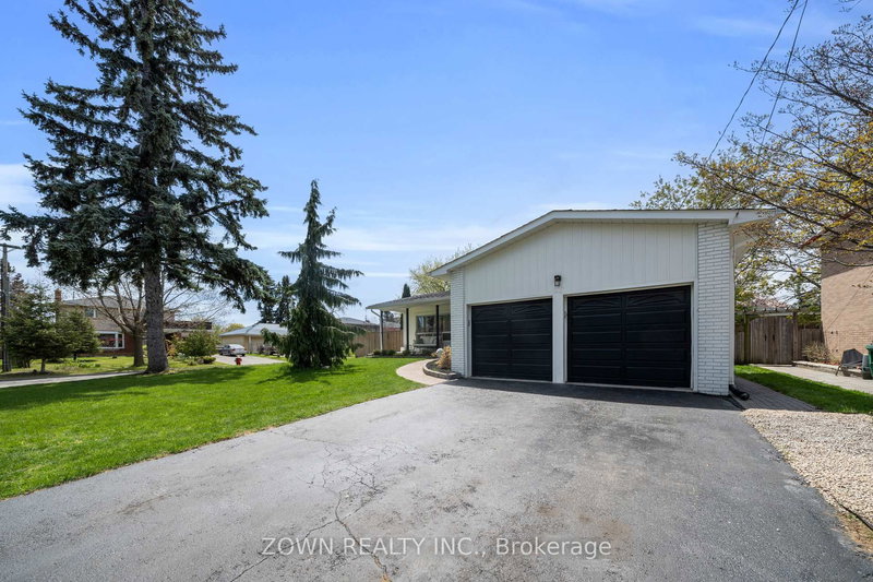 2330 Edenhurst Dr, Mississauga, Ontario
