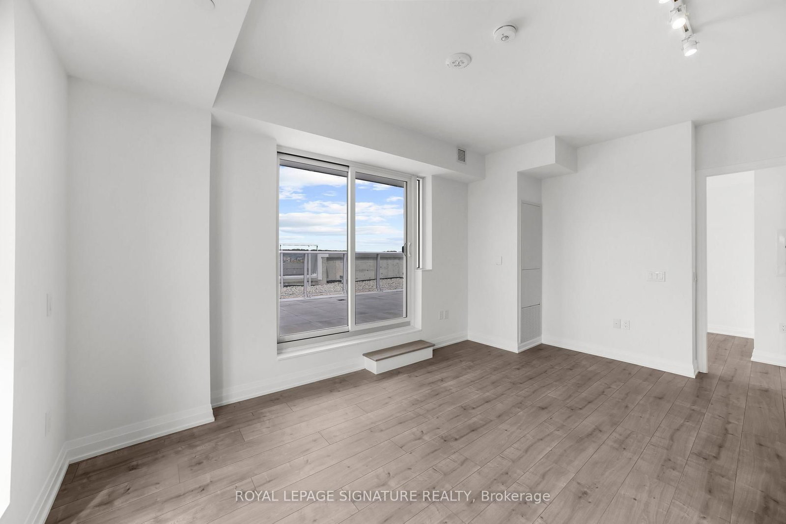 412 Silver Maple Oakville,ON L6H 0S2 — Photo 10