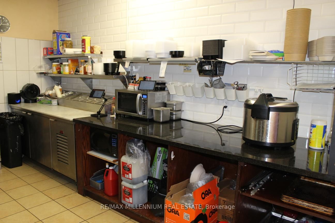 2240 Lakeshore Boulevard W, Unit 104 - Photo 16