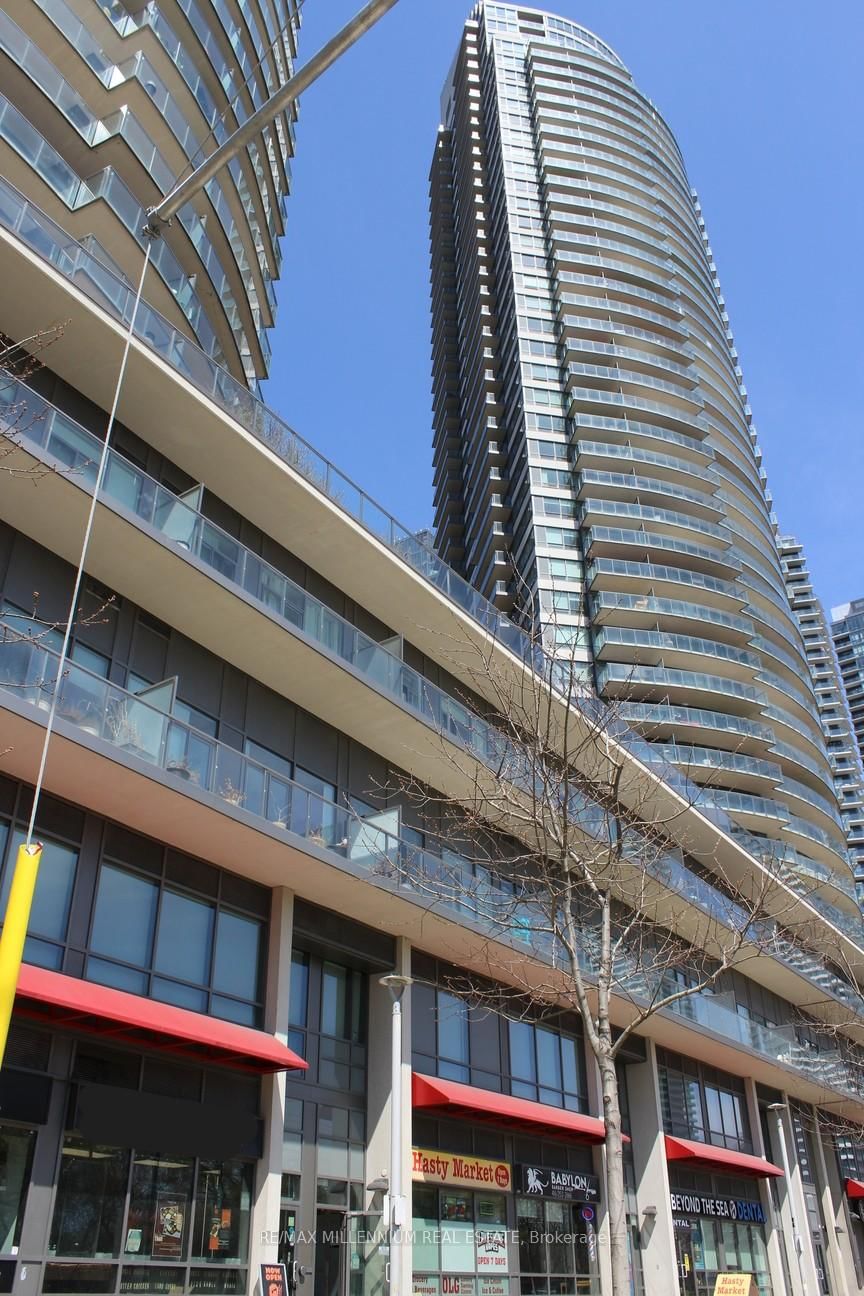 2240 Lakeshore Boulevard W, Unit 104 - Photo 4