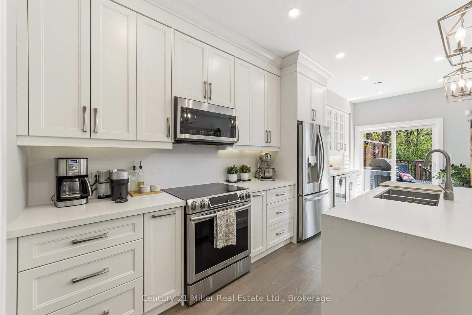 Listing Image 15