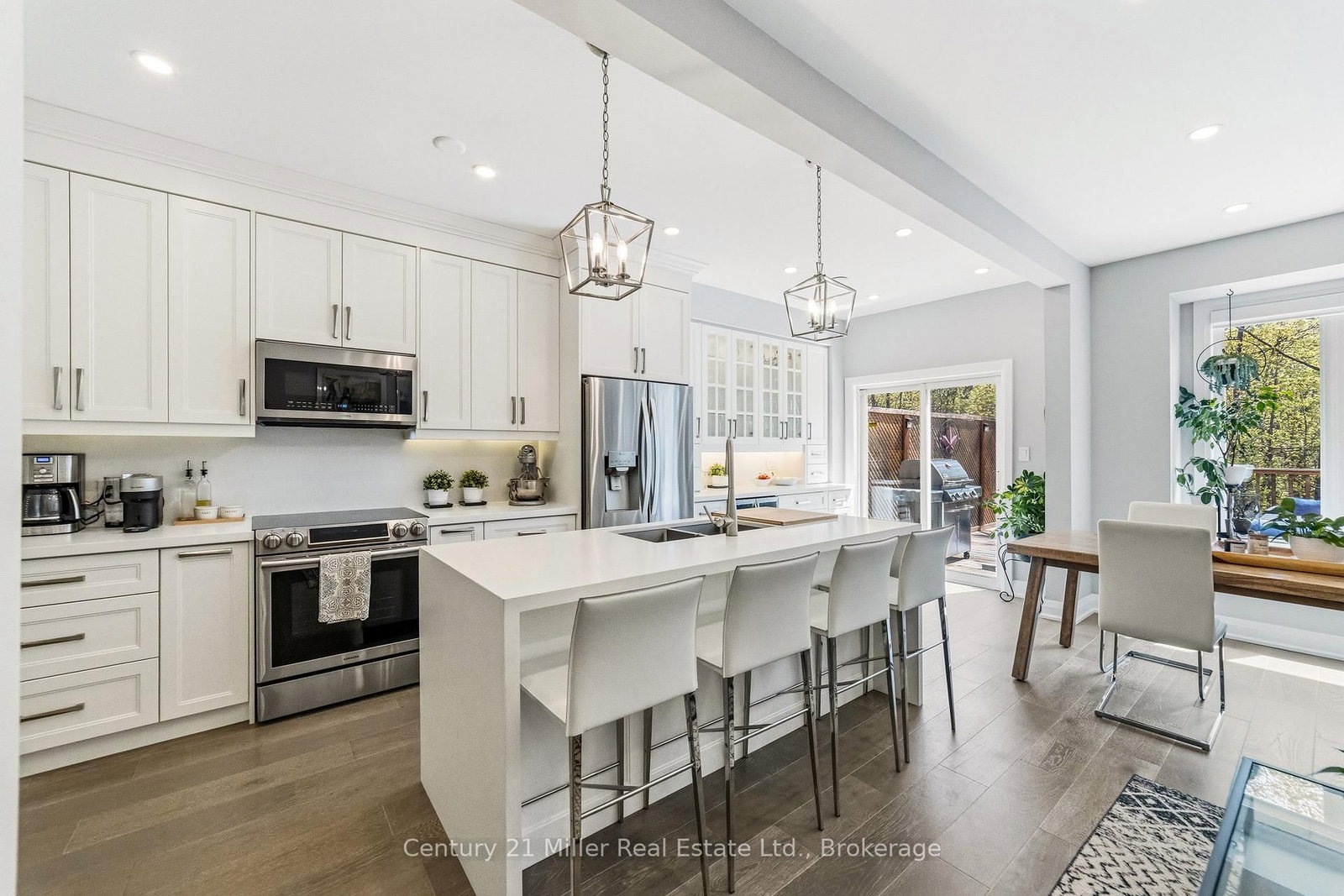Listing Image 9