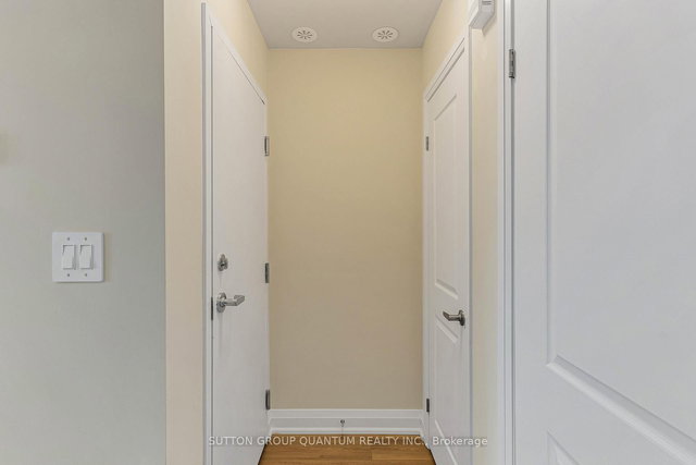 111 - 1589 Rose Way