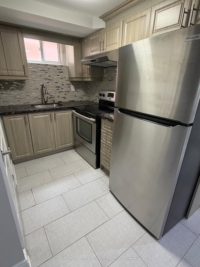 38 Westhumber Boulevard E
