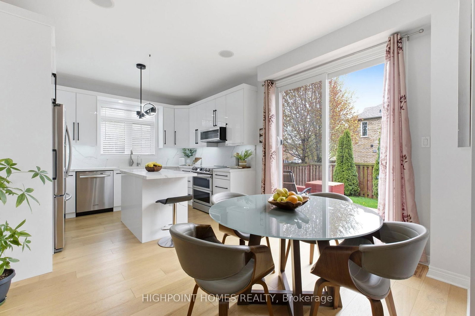 2066 Willhaven Trail • Oakville, ON photo 16
