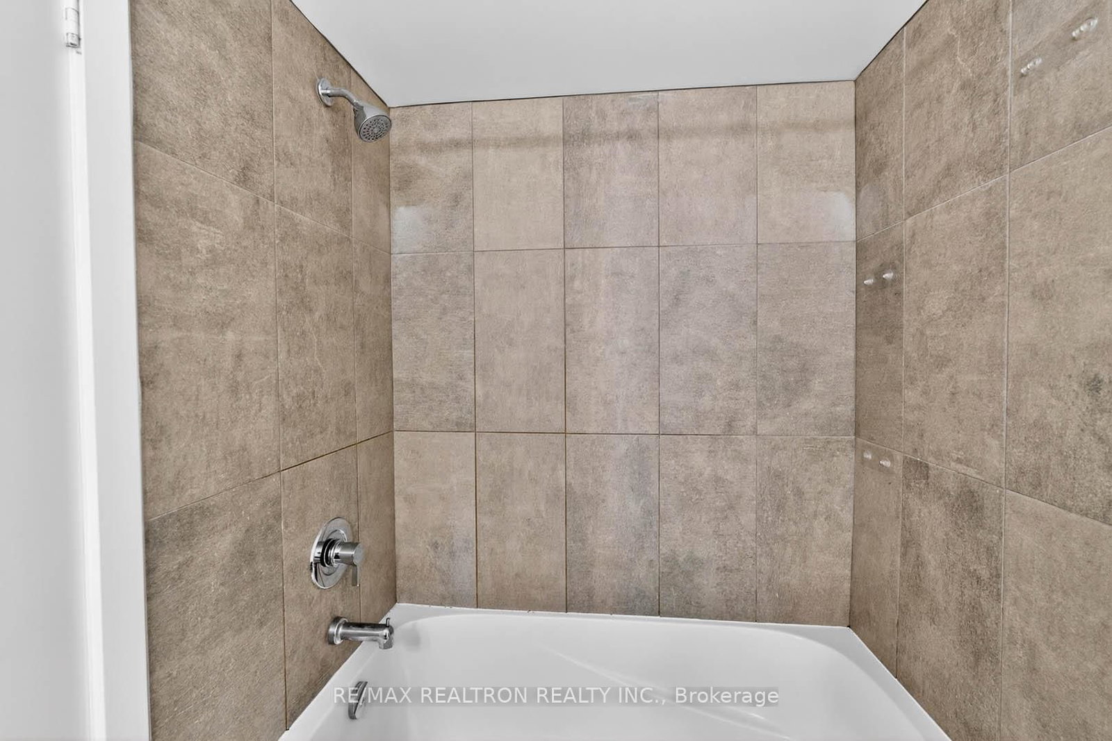 110 Stanley Greene Boulevard, Unit 3 - Photo 31