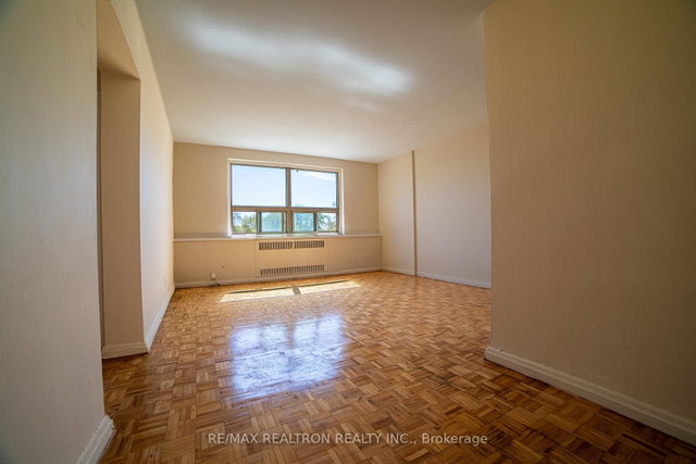 223 - 2355 Lake Shore Boulevard W
