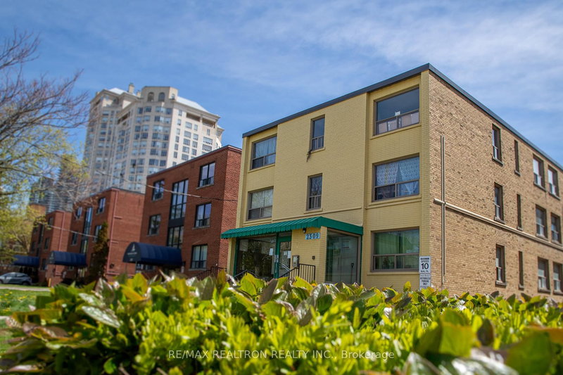 home for lease on 407-2309 Lake Shore Boulevard W