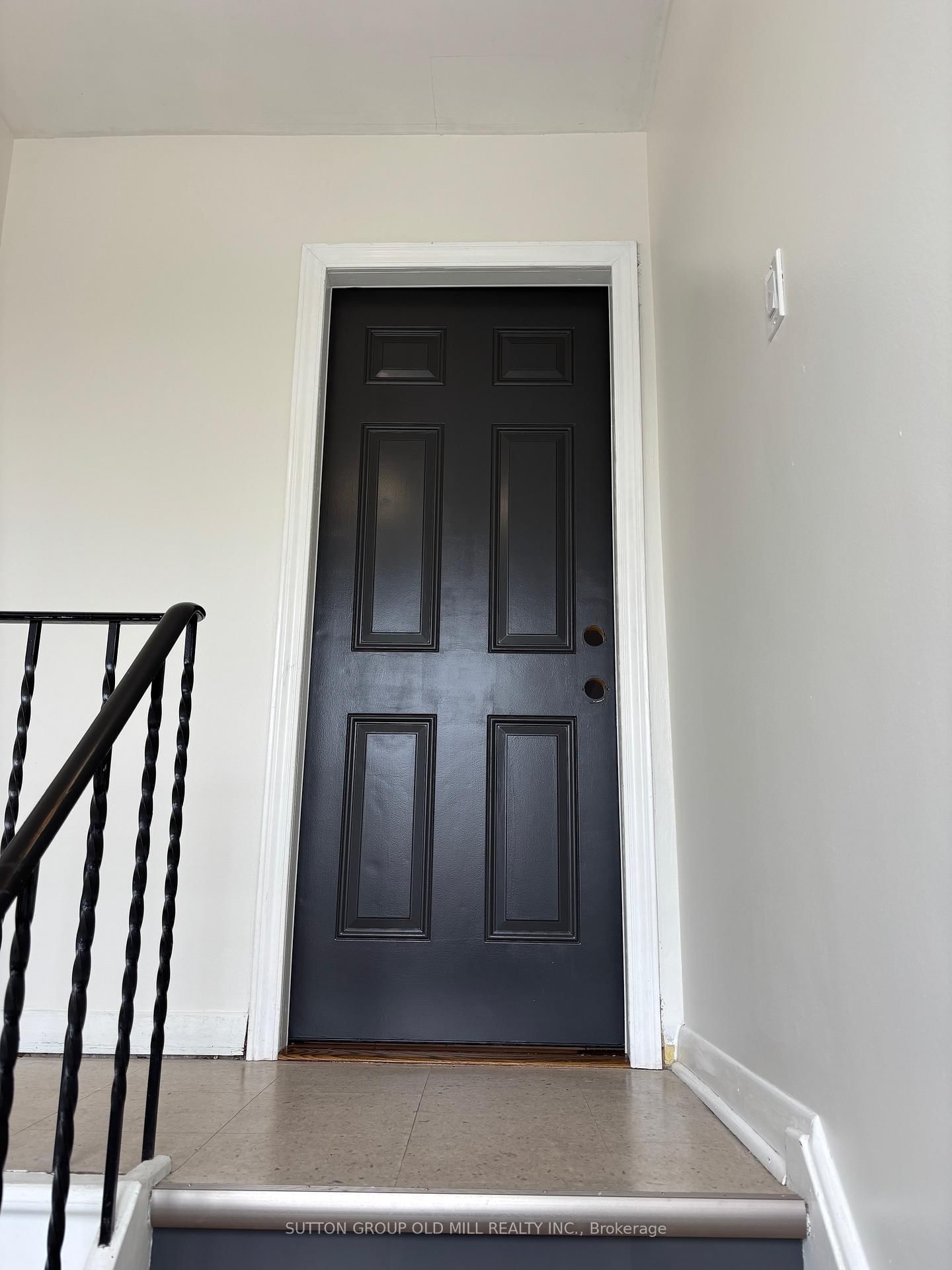 UPPER-85A Evans Avenue, Toronto, ON, photo 4