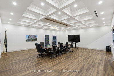 1024 Dundas Street E — photo 3