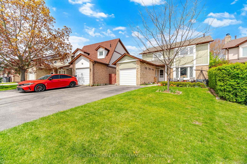 18 Wolverton Crescent