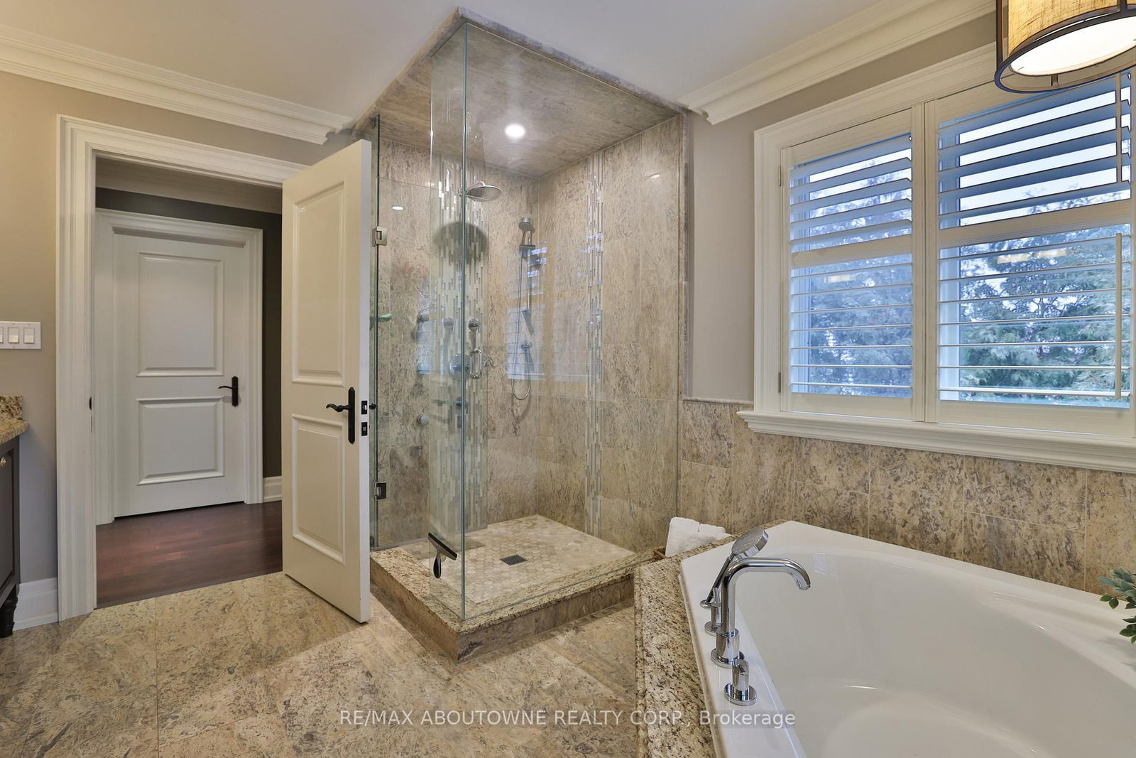 390 Seaton Drive • Oakville, ON photo 33