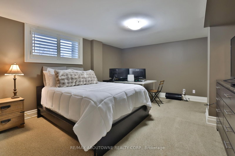 390 Seaton Oakville,ON L6L 3Y2 — Photo 42