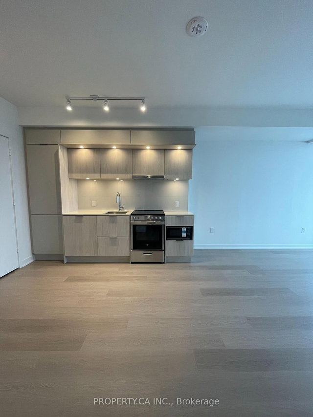 3010 - 448 Burnhamthorpe Road W