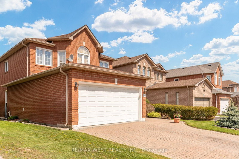 55 Pavin Crescent
