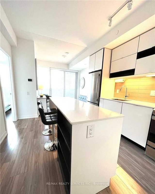 2509 - 4065 Confederation Parkway