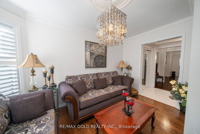 1035 SAVOLINE Boulevard — more photos