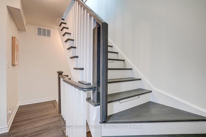 85 Eastwood Park Toronto,ON M8W 1N6 — Photo 13
