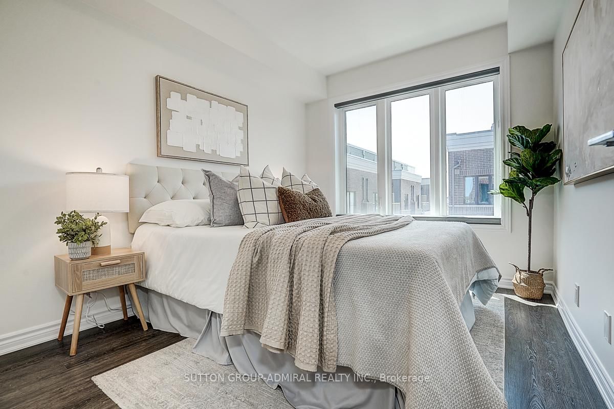 85 Eastwood Park Toronto,ON M8W 1N6 — Photo 24