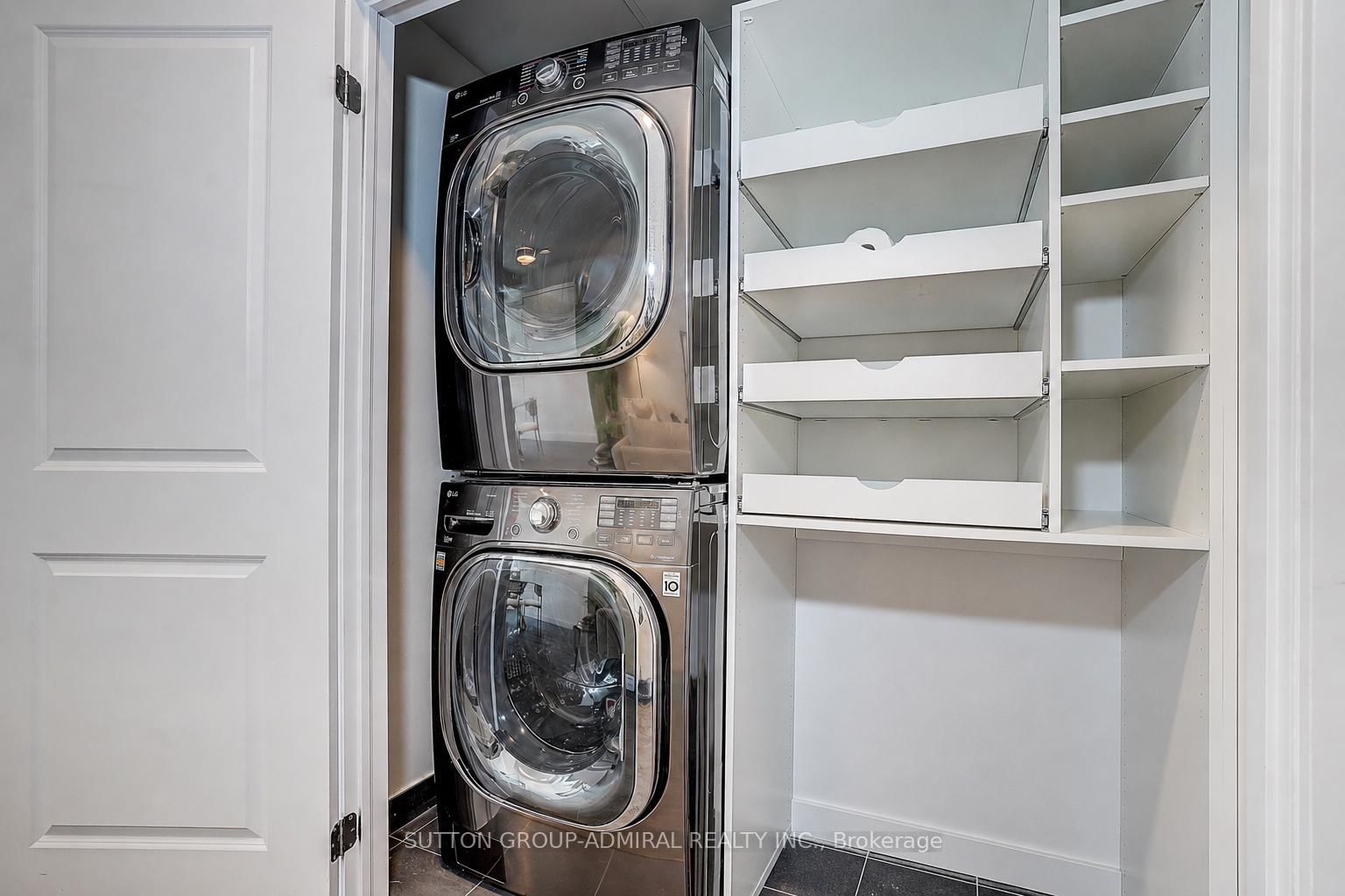 85 Eastwood Park Toronto,ON M8W 1N6 — Photo 33