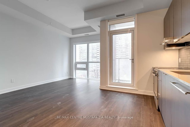 322 - 430 Square One Drive