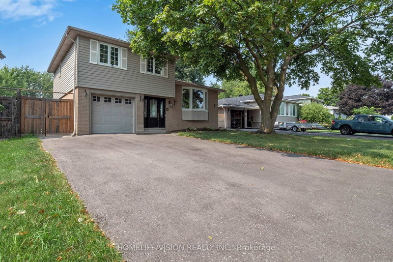 16 Palgrave Crescent