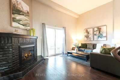 3-bed Townhouse, Condo · 3360 Council Ring Rd