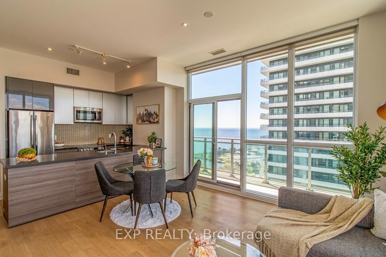 LPH3802-33 Shore Breeze Drive, Toronto, ON, photo 2