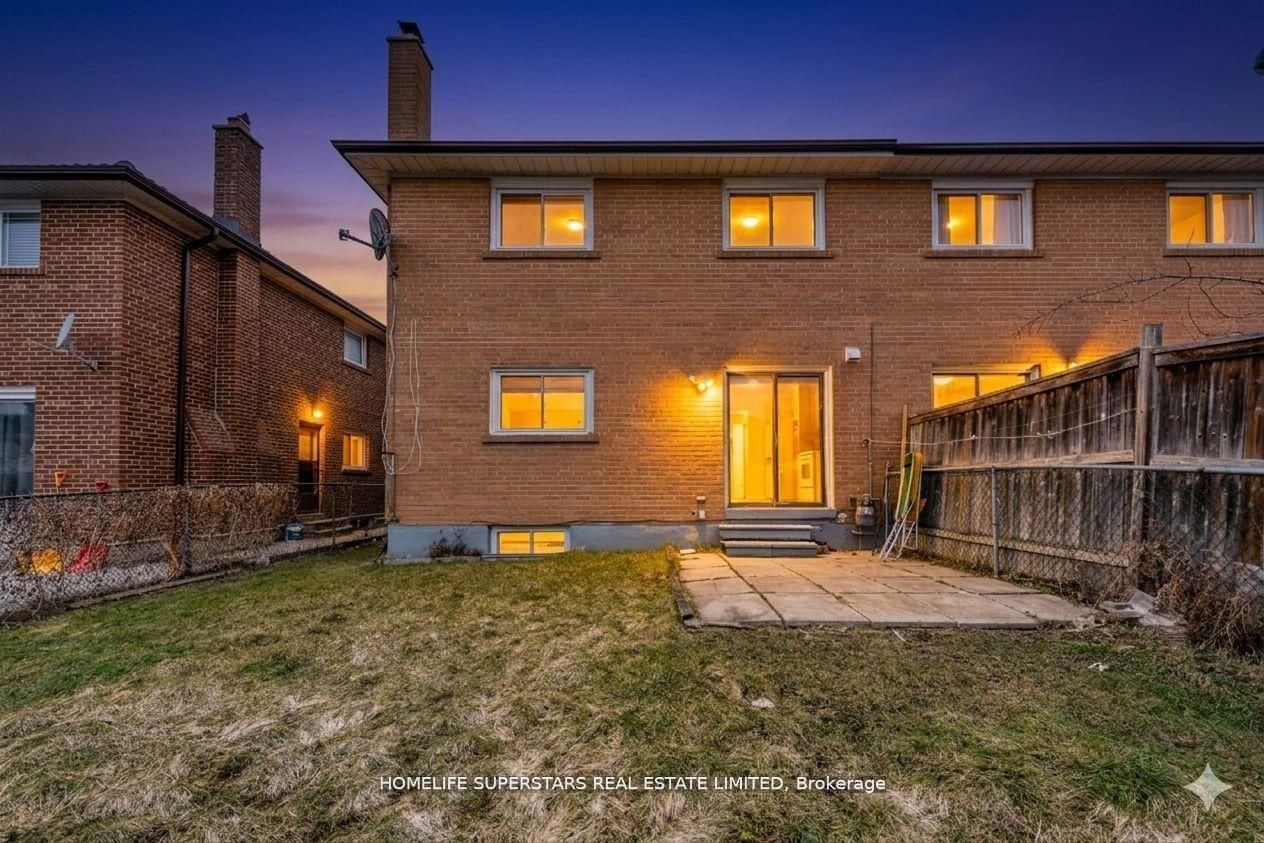 306 Royal Salisbury Way • Brampton, ON photo 20