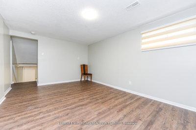 306 Royal Salisbury Way • Brampton, ON photo 8