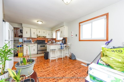 306 Royal Salisbury Way • Brampton, ON photo 9