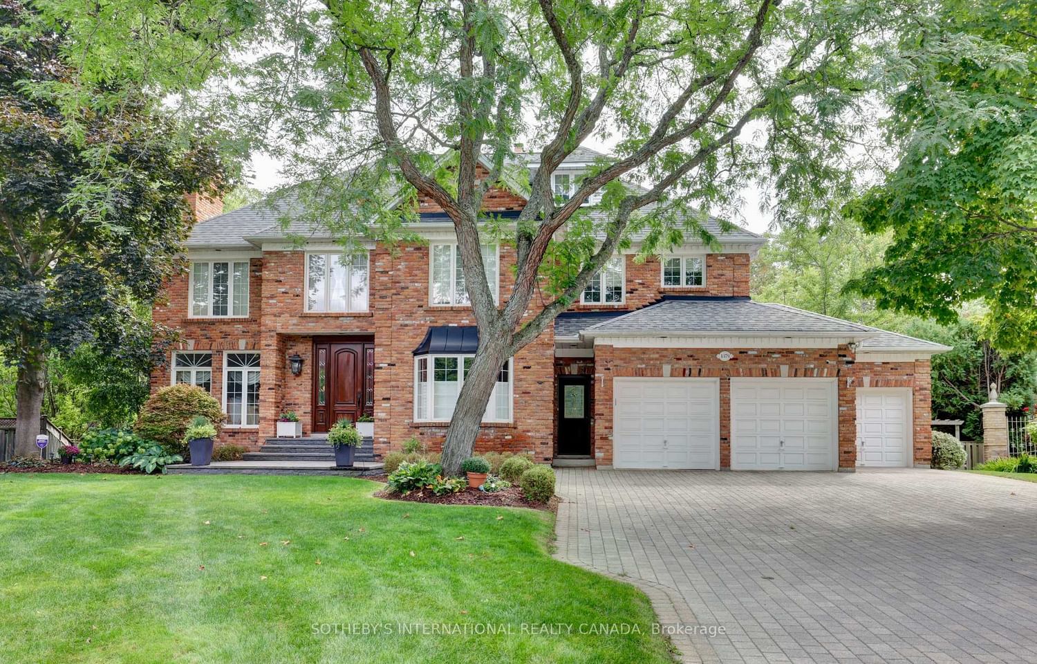 1379 Meadow Green Court • Mississauga, ON photo 1